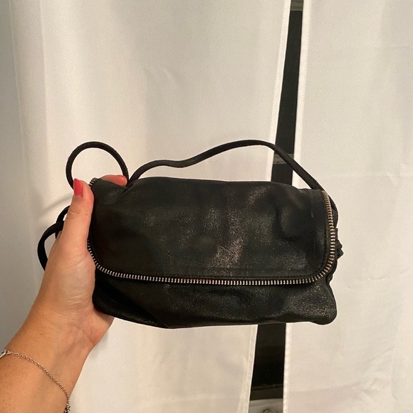 Adorable black leather shoulder bag from Paris - Picture 6 of 6